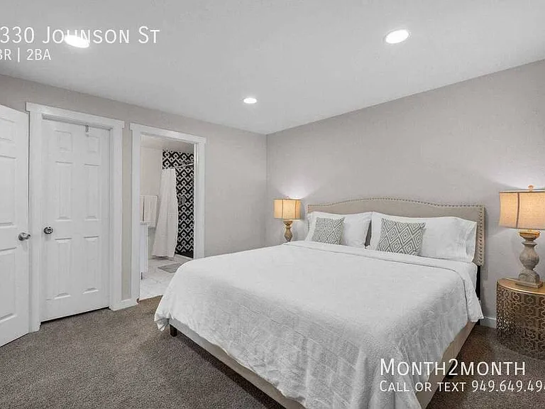 5330 Johnson St — Photo 9