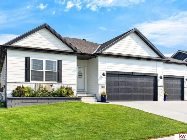 21118 Larimore Ave, Elkhorn, NE 68022