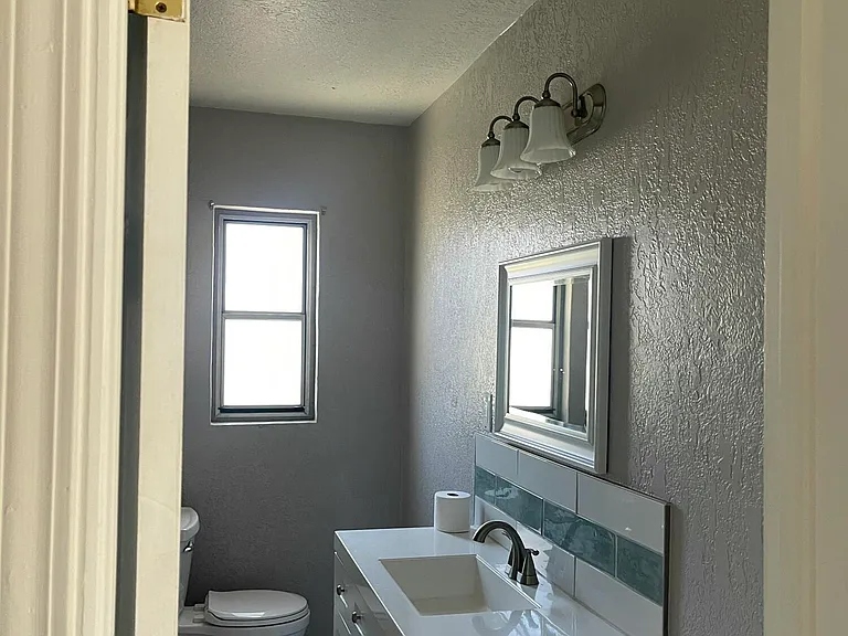252 Trinity Pl — Photo 12
