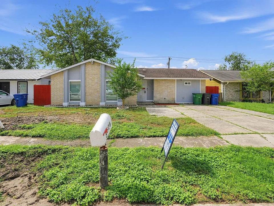 5526 Ghost Hawk St