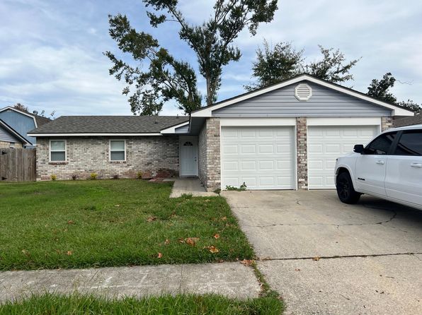 387 Fairway Dr