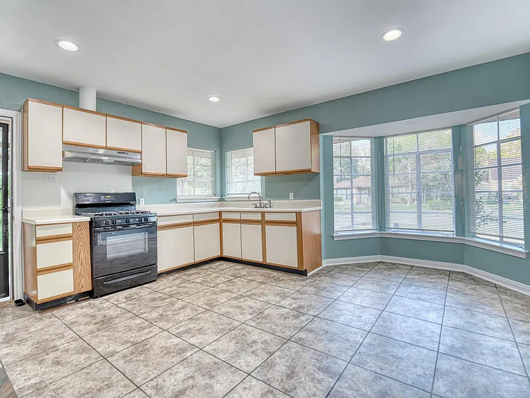 6028 Fairway Ave — Photo 4