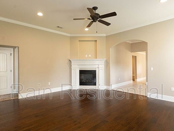 5th image of 515 Palm Breeze Dr