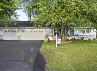 11465 Wild Deer Trl, Roscoe, IL 61073