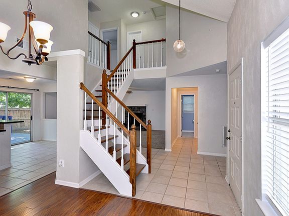 5th image of 1596 Winthrope Dr