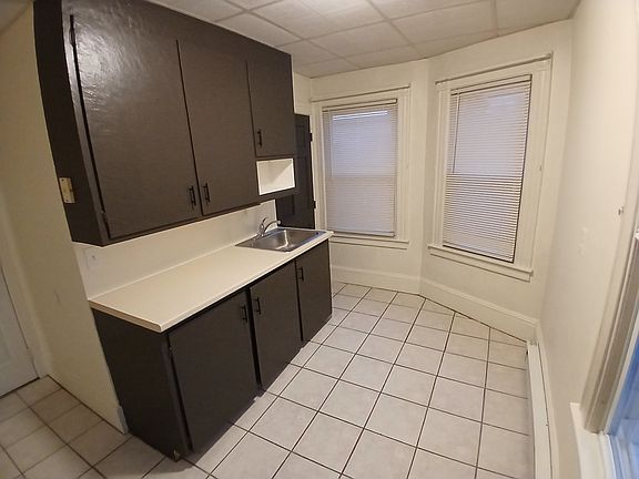 3rd image of 288-292 East St #7