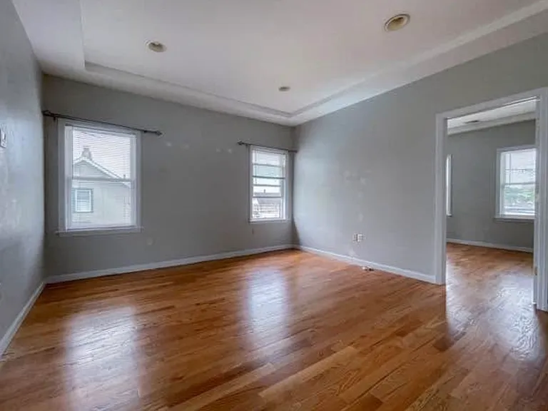 560 Forest St #2 — Photo 6