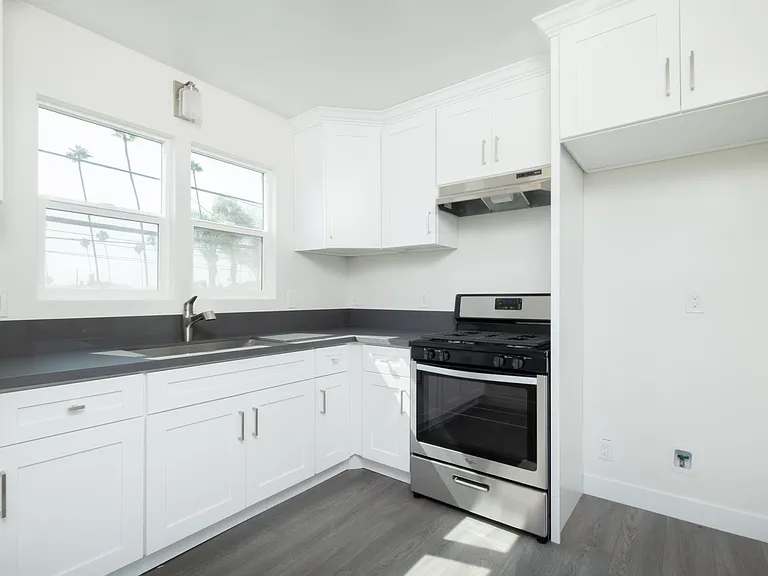 3941 Arlington Ave #1/2 — Photo 1