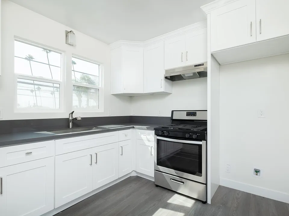 3941 Arlington Ave #1/2