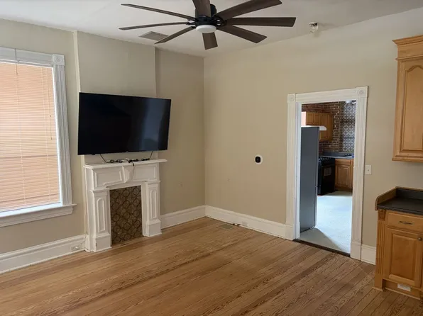 410 S 2nd St, Saint Charles, MO 63301