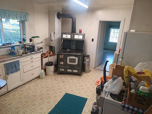 5th image of 1014 Frink Rd