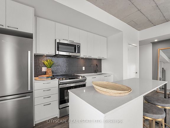 4th image of 1808 Saint Clair Ave W #911