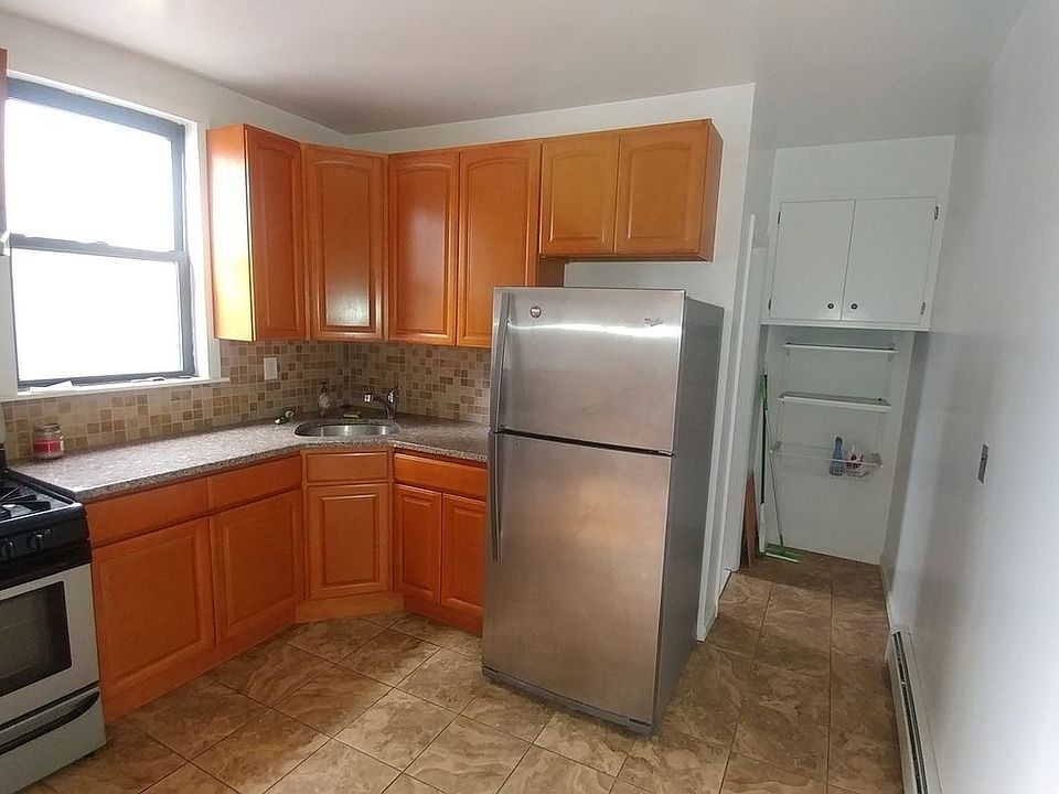 1st image of 2848 38th St APT 2F