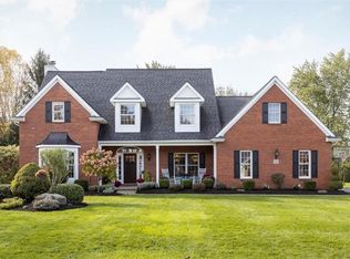 5562 Woodsedge Ct, Williamsville, NY 14221