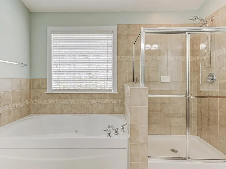 2041 Jadewood Dr — Photo 55