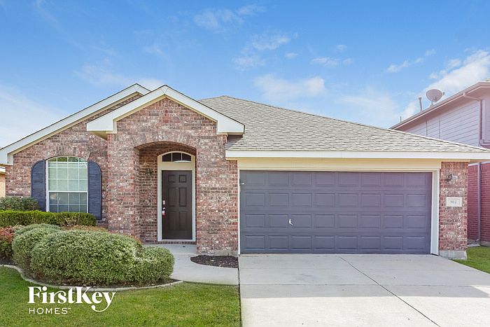 1st image of 902 Honey Locust Dr