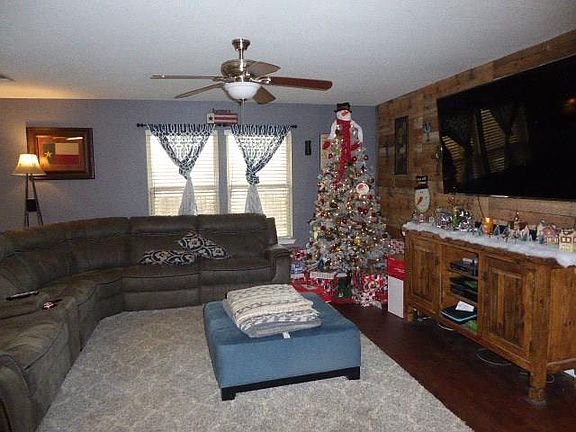 2nd image of 8933 Winding Valley Dr