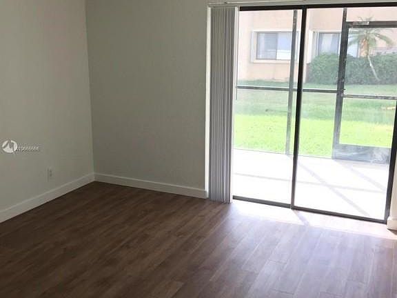 3rd image of 163 Lakeview Dr