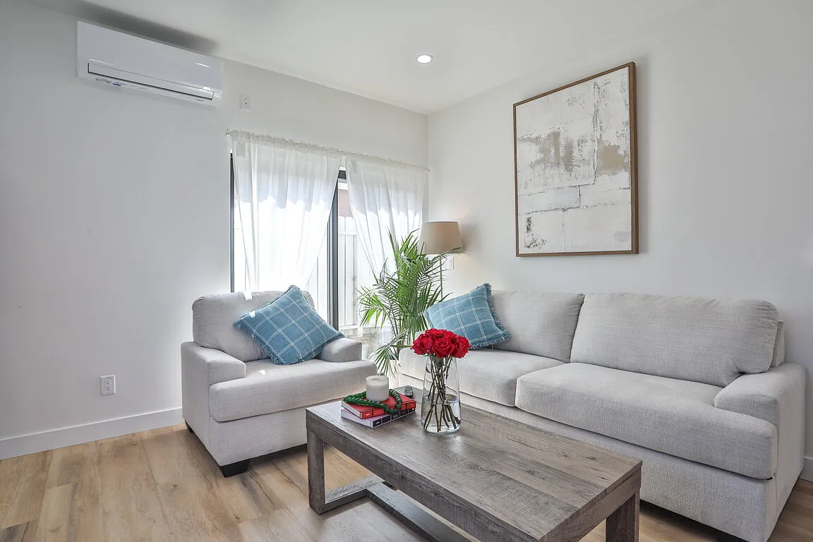 2 bed, 2.0 bath, $2,995 — Photo 3