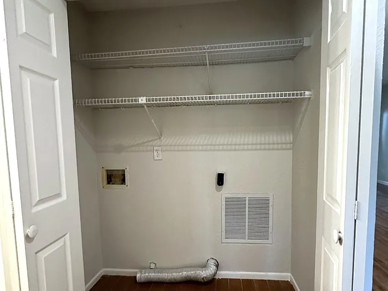 7111 Parkside Villas Dr N — Photo 17