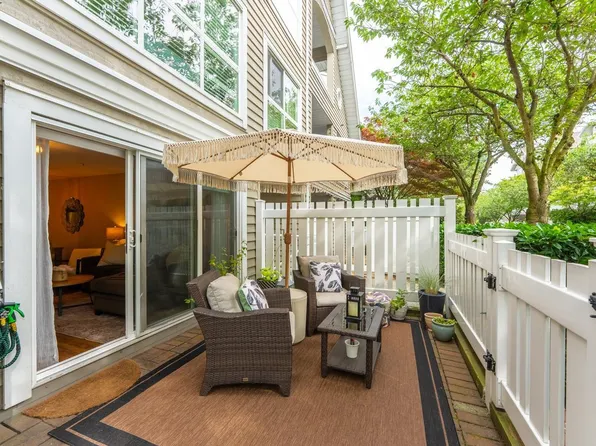 5900 Dover Cres #117, Richmond, BC V7C 5R4