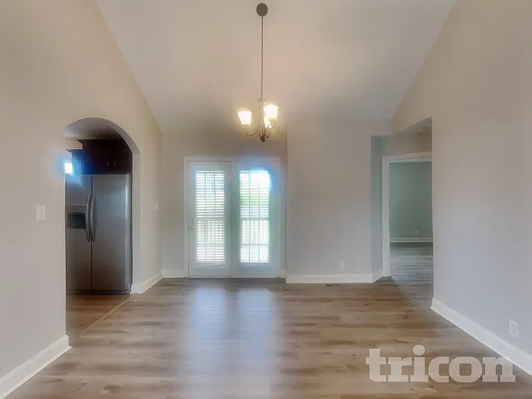 609 Hollow Crst — Photo 3