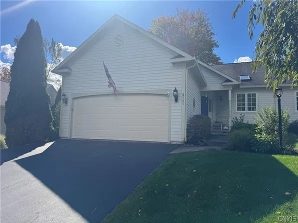 8457 Marco Ln, Baldwinsville, NY 13027