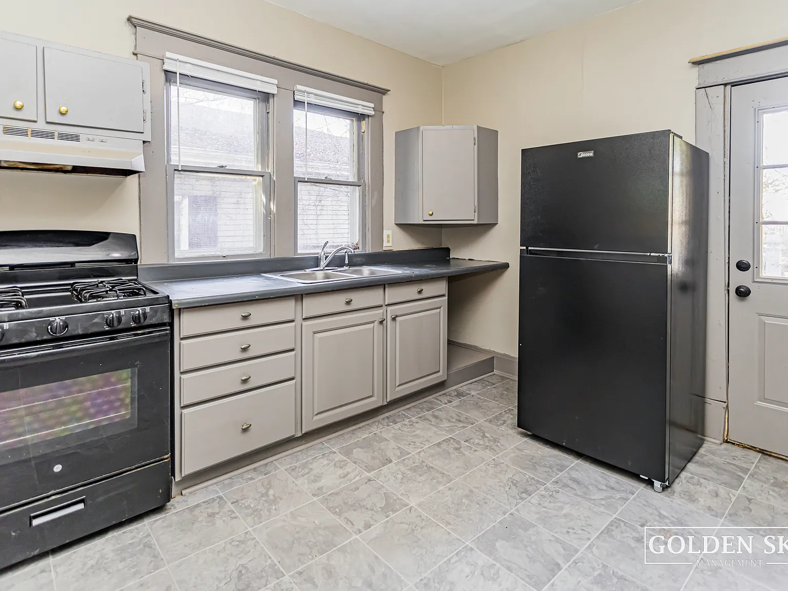 1114 Mourer Street - 1 — Photo 3