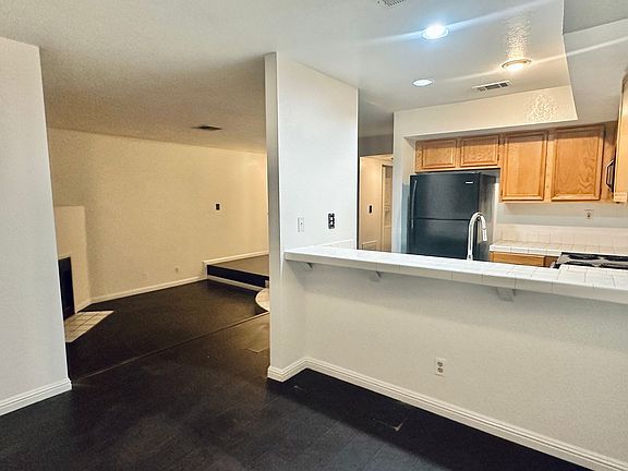 5th image of 4425 Woodpine Dr Unit 103
