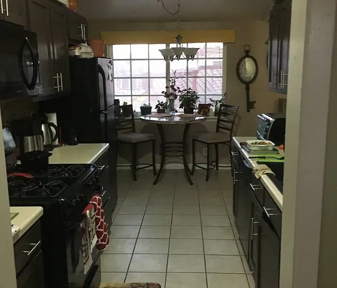 301 Fair Lawn Ln — Photo 3