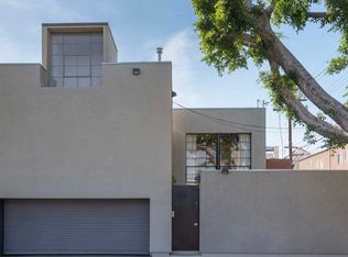 7001 Melrose Ave, Los Angeles, CA 90038