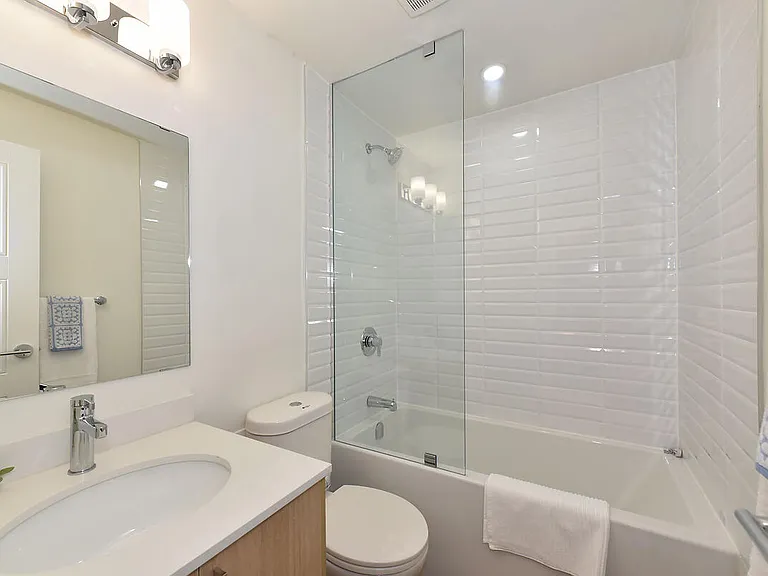 160 Dowling Ave #101 — Photo 8