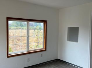 19653 S South End Rd #B, Oregon City, OR 97045