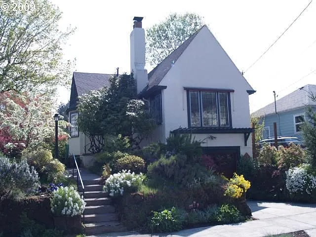 4210 NE 38th Ave photo 1