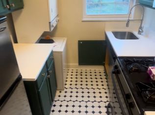 2303 Farrington Ave APT 203, Alexandria, VA 22303