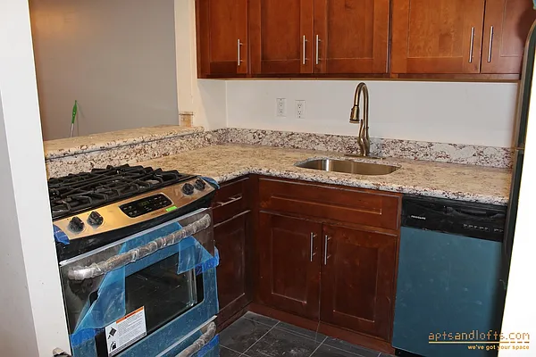 Rented by aptsandlofts.com | media 16