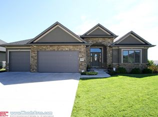 6700 Granite Ridge Ct, Lincoln, NE 68526