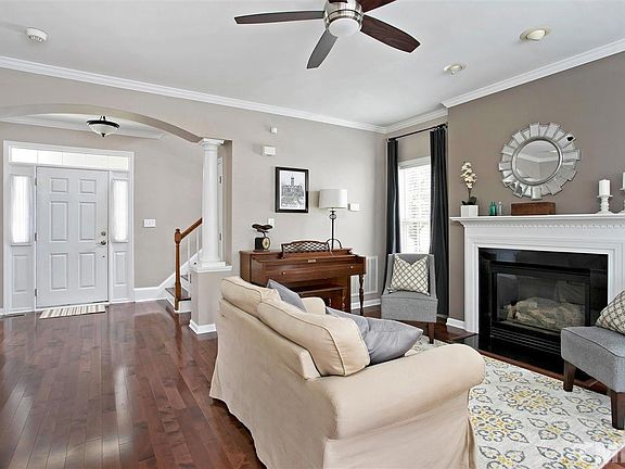 5th image of 2409 Oleander Dr