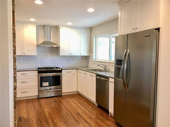 4th image of 2452 Bonnywood Ln