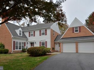 8221 W Buckspark Ln, Potomac, MD 20854