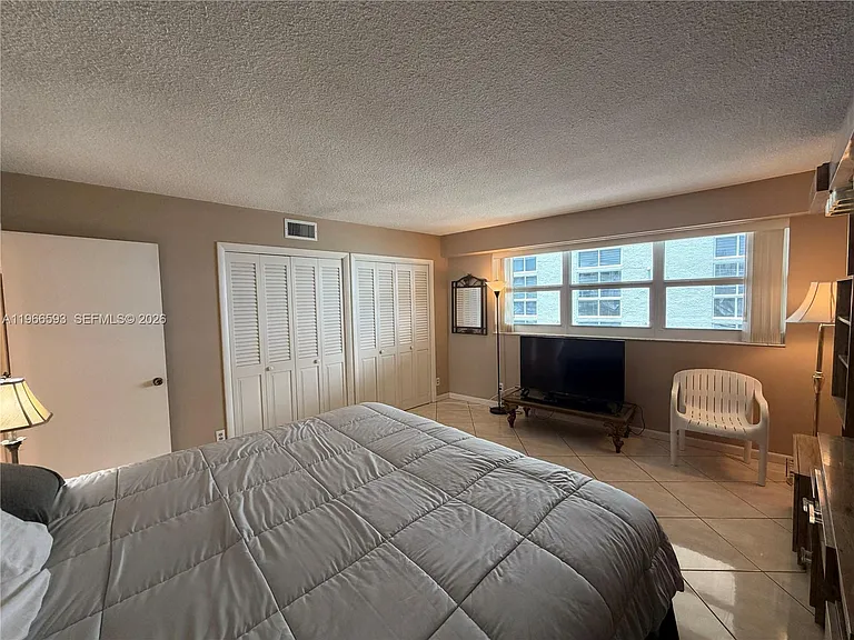 4100 Galt Ocean Dr #1706 — Photo 29