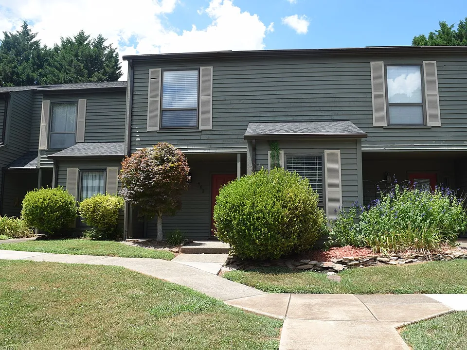 4340 N Center St #403