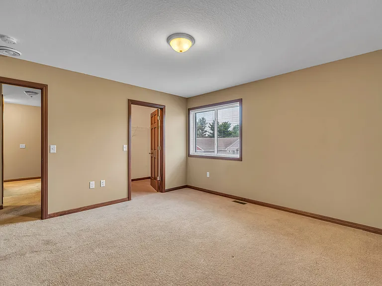 Willow Creek Townhomes — Photo 6