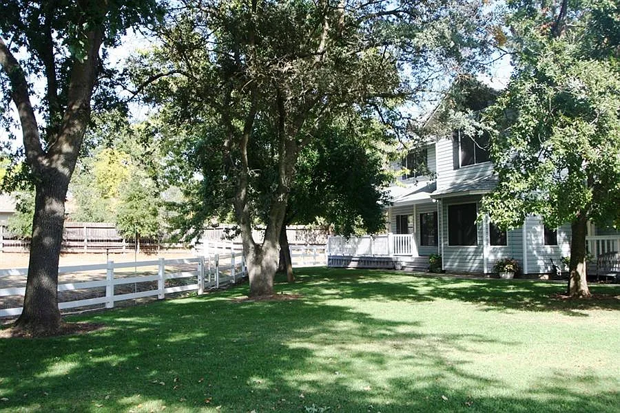 7122 Almond Ave photo 1