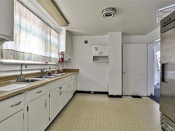 4th image of 759 E Dorothy Ln