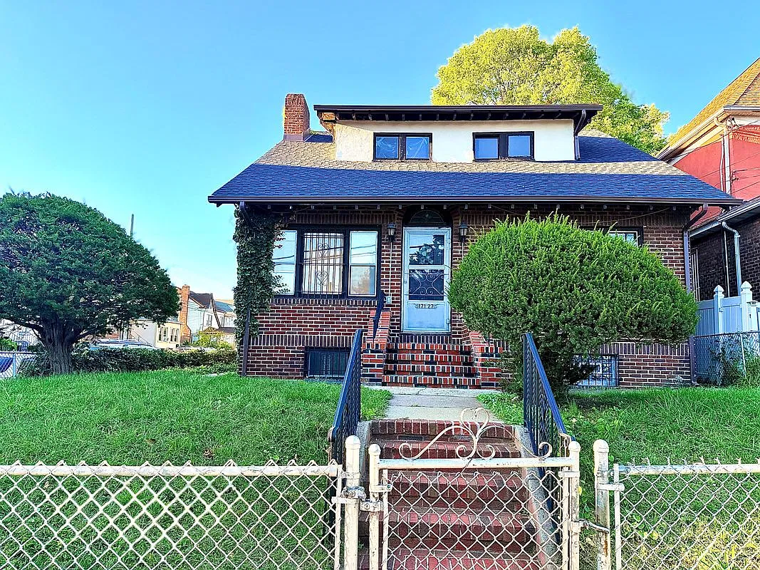 4 bed, 2.0 bath, 5000 sqft, $4,550 — Photo 1
