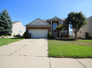 9998 E Avondale Cir, Ypsilanti, MI 48198