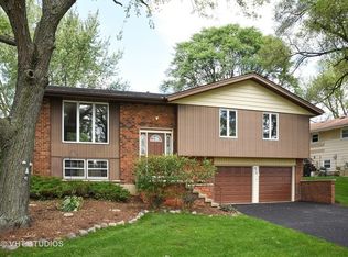 610 Boxwood Dr, Schaumburg, IL 60193