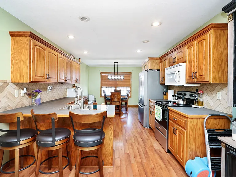309 Lockett Ln — Photo 5