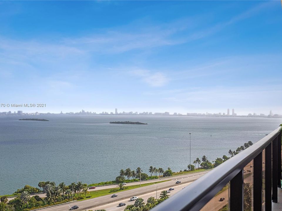 1st image of 600 NE 36th St Penthouse 2